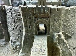 Lord Of The Rings Helms Deep Environment Statue WETA #1162/4000