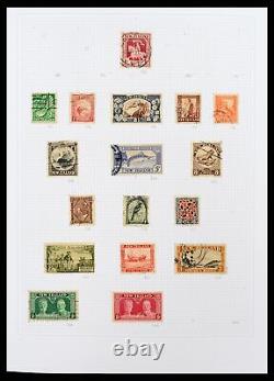 Lot 38153 MH/used stamp collection New Zealand 1870-2010 in Davo album