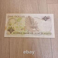 Mint Zealand Elizabeth II 1 Dollar Banknote, Collectible, Circulated