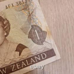 Mint Zealand Elizabeth II 1 Dollar Banknote, Collectible, Circulated