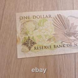 Mint Zealand Elizabeth II 1 Dollar Banknote, Collectible, Circulated
