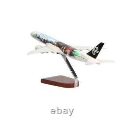 NEW BoeingT 777-300 Air New Zealand Hobbit Livery Large Mahogany Model