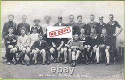NEW ZEALAND FOOTBALL CLUB 1905 orig. Vintage British card + info on back Rugby