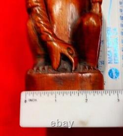 Native woodblock and shell Maori New Zealand. Carved 10 Reptile Statue Figure