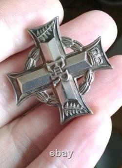 New Zealand Elizabeth II Memorial Cross Brooch Stamped Silver, UN -Named