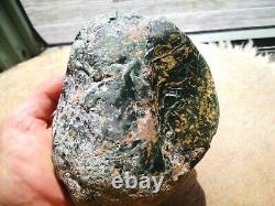 New Zealand Greenstone Pounamu polished Touchstone 930 grams