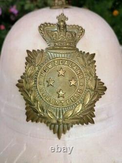 Original Compton & Webb Pith Helmet New Zealand Volunteers Badge plate 1895-01