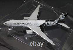 Phoenix Model Air New Zealand B777-200ER. ZK-OKC. 1400 Scale. Rare. Brand New