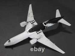 Phoenix Model Air New Zealand B777-200ER. ZK-OKC. 1400 Scale. Rare. Brand New
