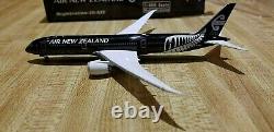 Phoenix Models Air New Zealand B 787-919 1400 PH10936 All black Cols ZK-NZE