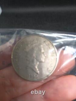 Queen Elizabeth II 1990 New Zealand 20 Cents Coin Qeii Qe2 Collectable