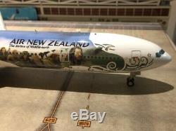 RARE JC Wings 1200 Air New Zealand Hobbit B777-300ER ZK-OKP FREE WORLD SHIPMENT
