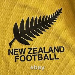 Rare And Collectable New Zealand Football Yellow Goalkeepers Jersey Nike Mens M