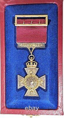 Rare cased replica New Zealand Cross (1869) 1956 produced limited edition medal