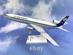 Risesoon Air New Zealand Douglas DC-10-30 ZK-NZL Desk Model 1/200 AV Airplane