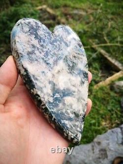 Stunning New Zealand Aotea stone Rare kyanite fuchite mix taonga Heart Pounamu