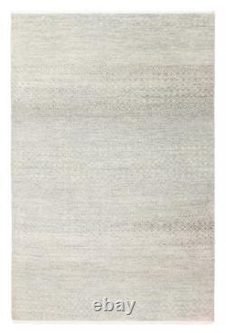 Traditional Hand-knotted Carpet 6'1 x 9'0 Area Rug