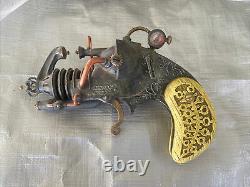 WETA Dr Grordbort's VICTORIOUS MONGOOSE 1902a Concealable Ray Pistol? Raygun