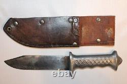 WWII New Zealand fighting knife with original sheath, NZ Cutlers