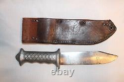 WWII New Zealand fighting knife with original sheath, NZ Cutlers